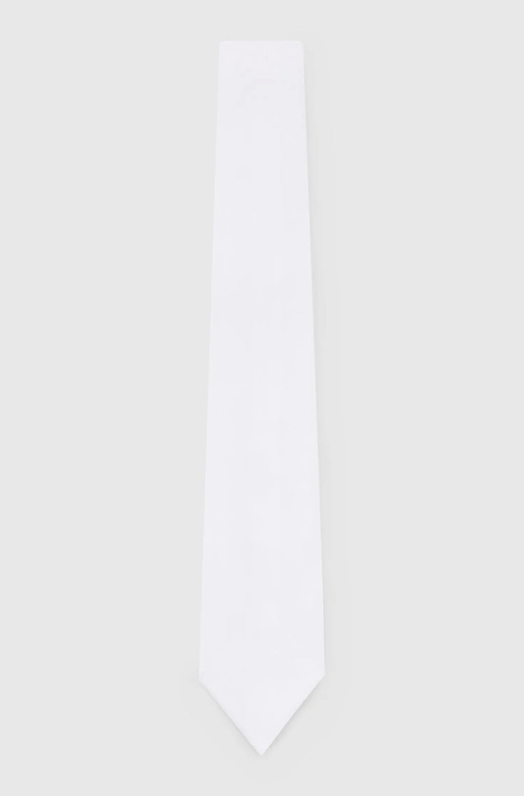 Classic Show Tie on Alexander Schill Shop, an official BOSS Equestrian Partner