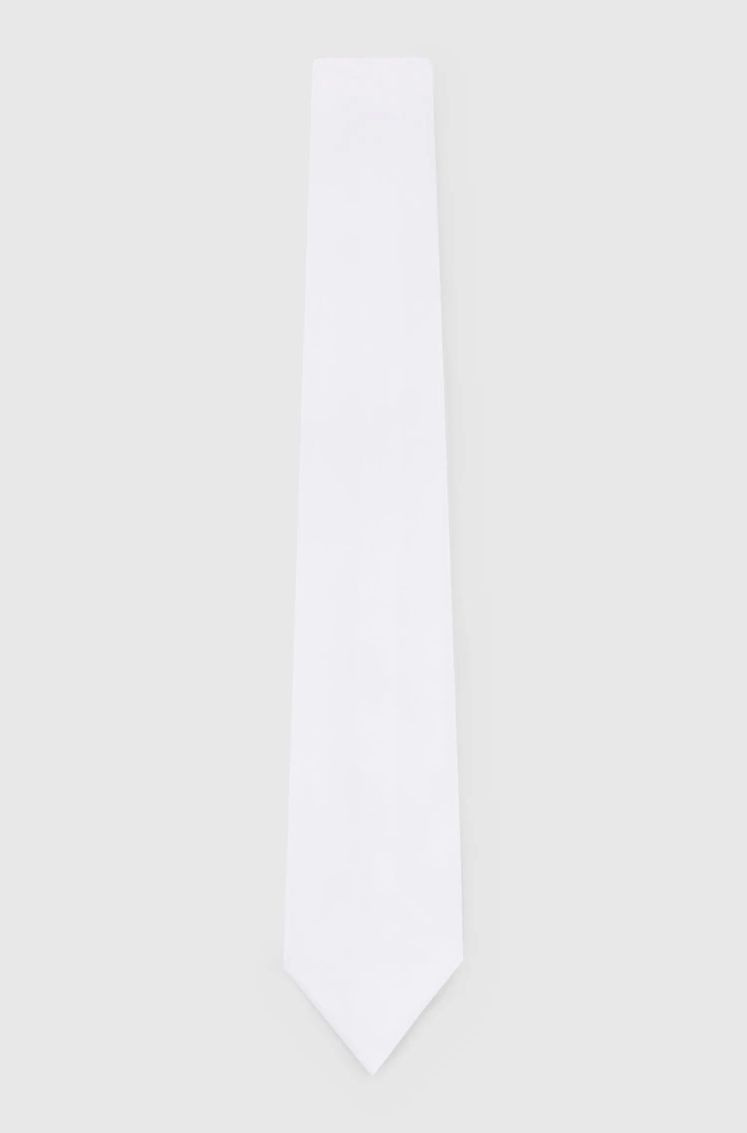 Classic Show Tie on Alexander Schill Shop, an official BOSS Equestrian Partner